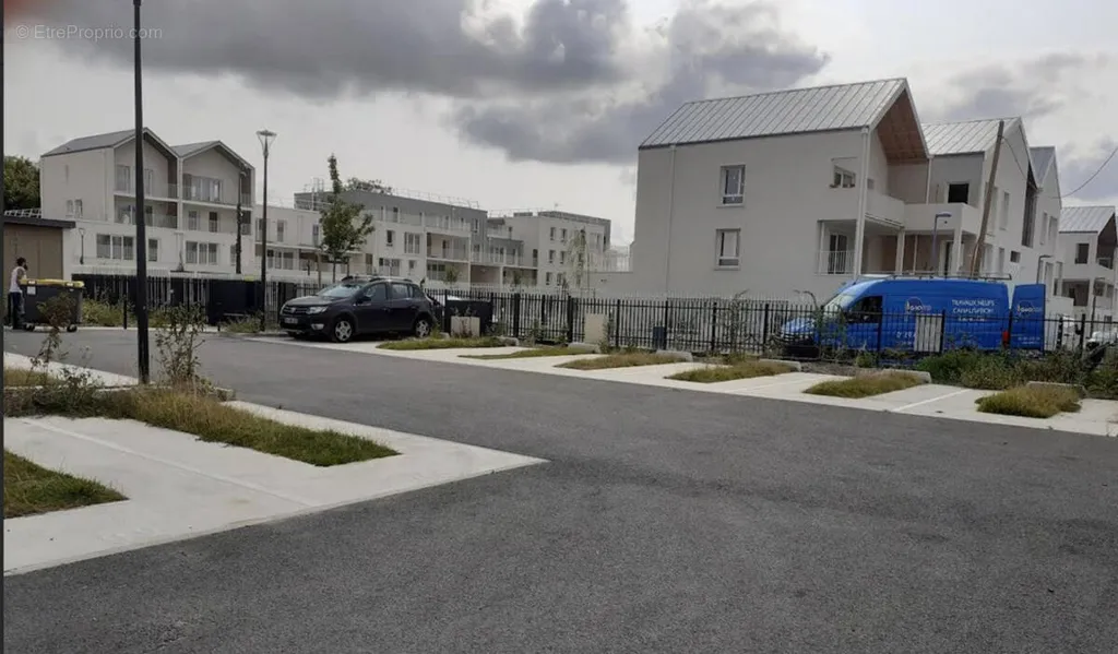 Välivaade - Parking Space in Secure Residence, Mitry-Mory