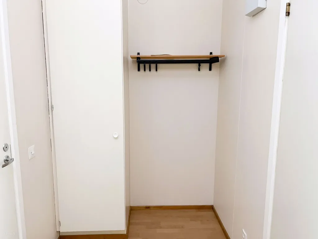 Pièces - One-Bedroom Apartment with Balcony in Matinkylä