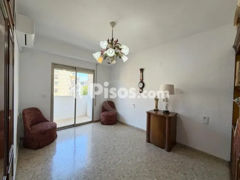 Soggiorno - Apartment with Garden Views in Valencia Centre