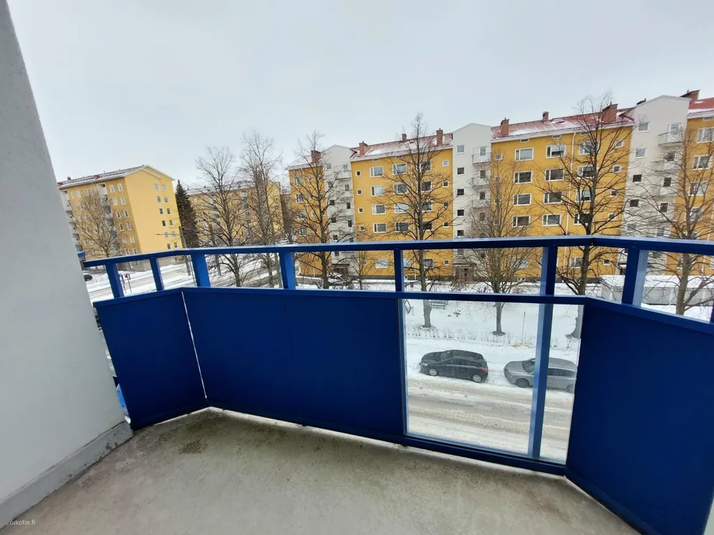 Balcon - Modernised Apartment with Central Location in Tampere