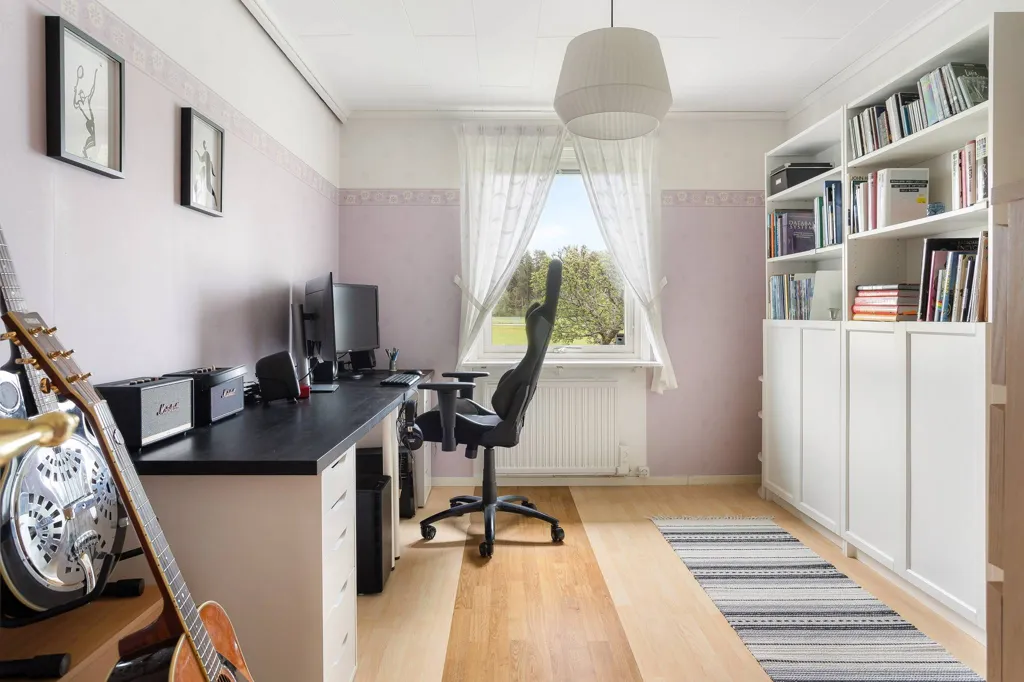 4-toaline maja asukohas Upplands-Bro kommun