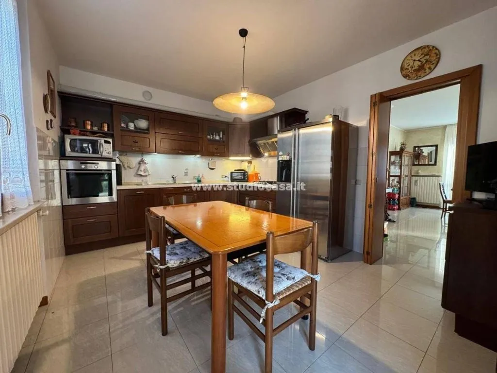 Söögituba - Luxury Villa with Private Garden in Mapello