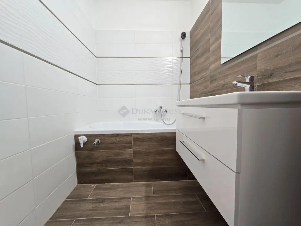 Bagni - Modernised Apartment with Balcony in Kertváros, Pécs