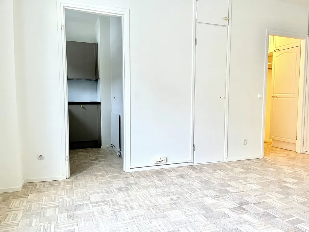 Pièces - Renovated Studio with Balcony in Etelä-Haaga