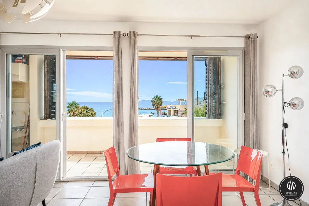 Söögituba - Seafront Apartment with Balcony in Marseille 8th
