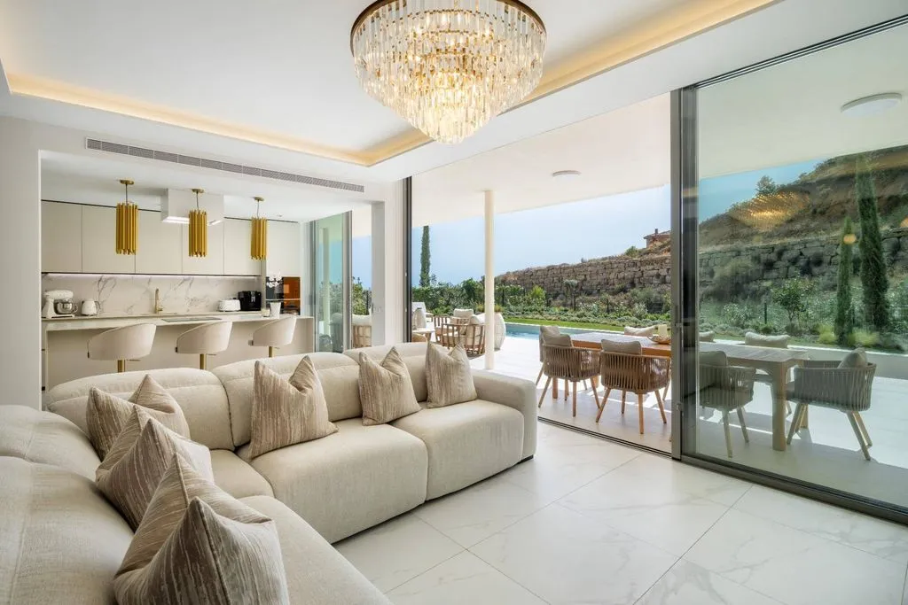 Living Room - Luxury Apartment with Sea View in Mijas