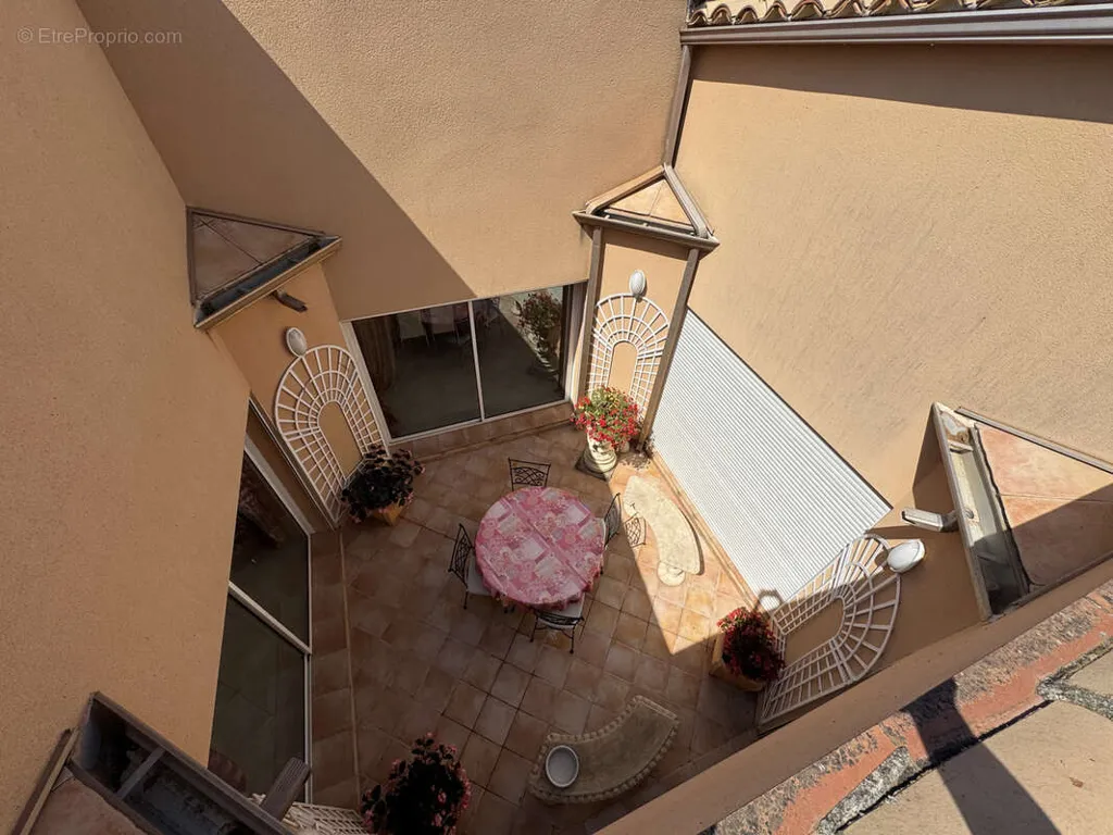 Jardin - Villa avec Piscine dans un Secteur Calme à La Grande-Motte