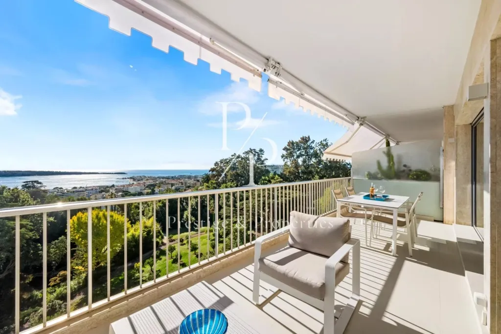 Rõdu - Apartment with Sea View in Cannes