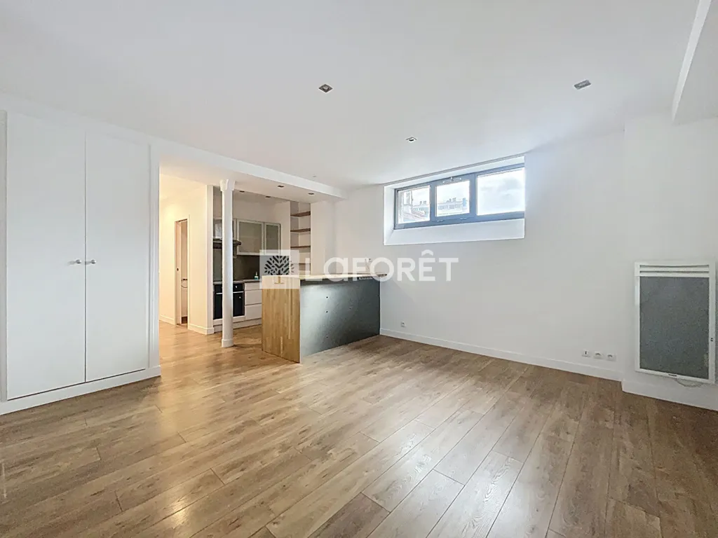 Séjour - Appartement Atypique en Centre-ville des Lilas