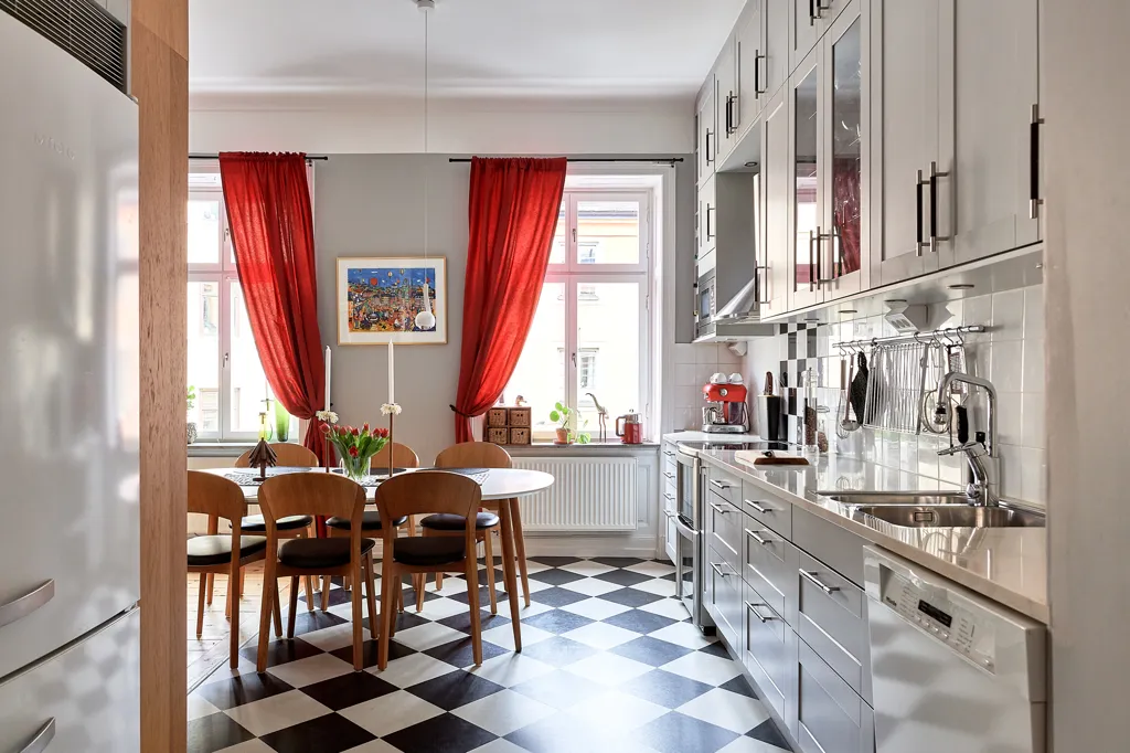 Cucina - Turn-of-the-Century Flat with Balcony in Södermalm