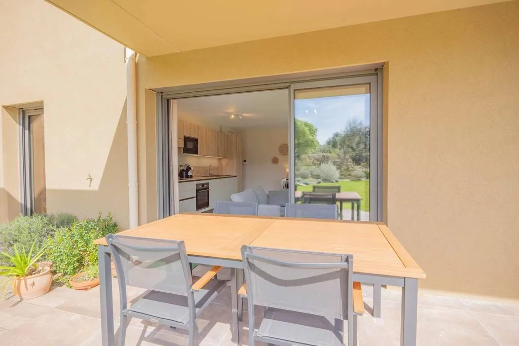 Terrass - Luxury Apartment with Garden in Grimaud