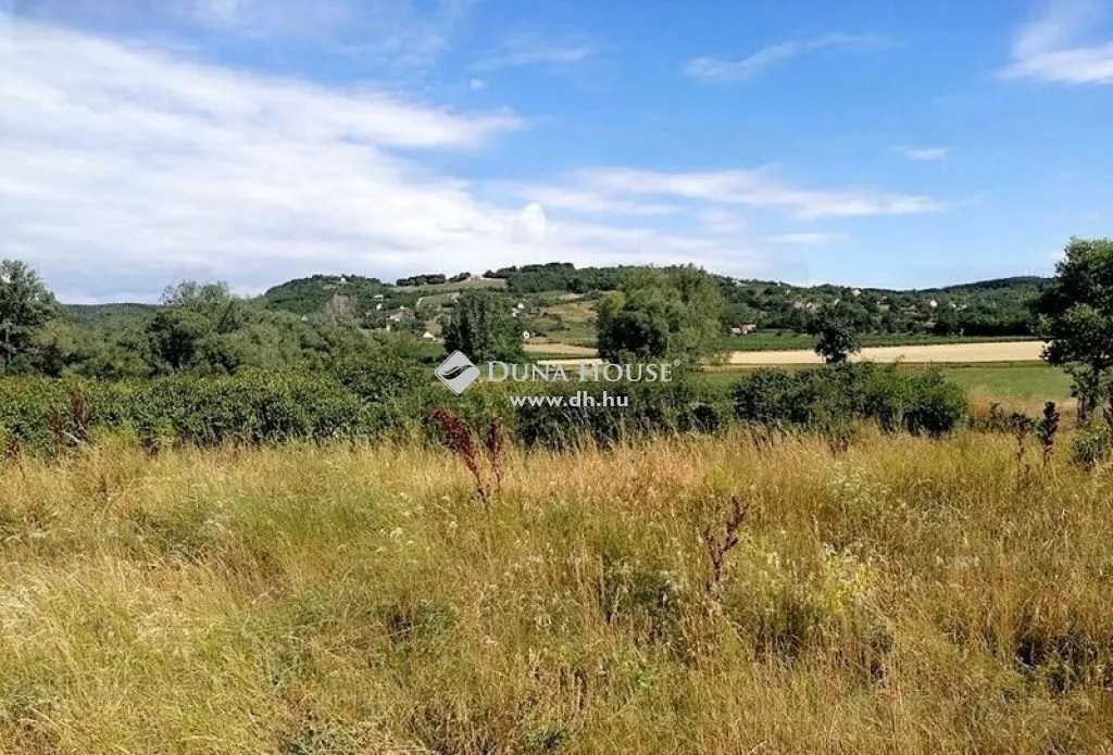Giardino - Agricultural Plot with Panoramic Views in Pécsely