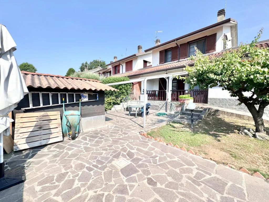 Terrass - Corner Semi-Detached Villa with Garden in Casarile