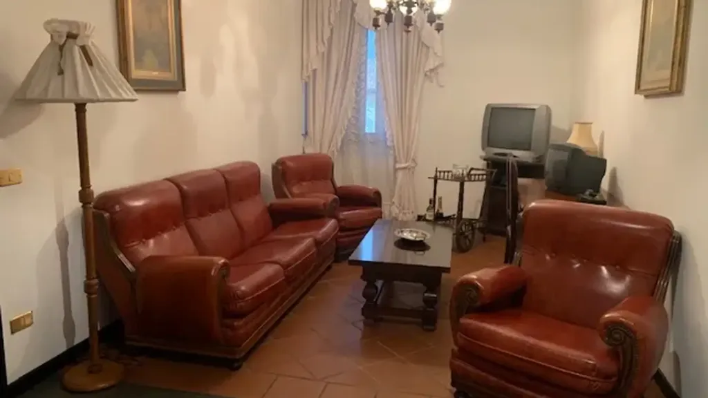 8-room apartment in IT