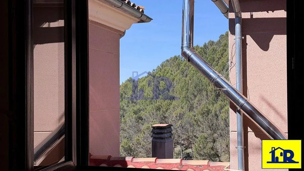Balcony - Duplex with University Proximity in San Antón, Cuenca