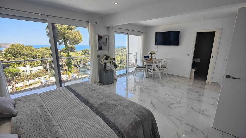 Magamistoad - Chalet with Sea View and Pool in Cap Martí