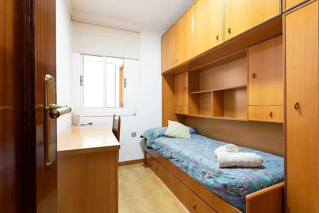 Chambres - 3-Bedroom Apartment with Views in Barcelona