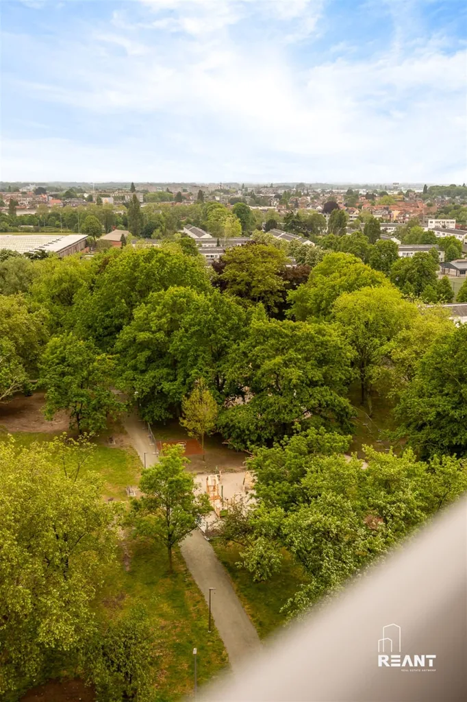 Appartement avec Terrasse sur la 12ème Étage à Centre-Ville