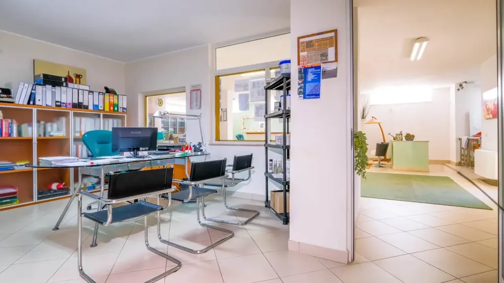 Bureau - Villa with Pool and Garden in Frascati