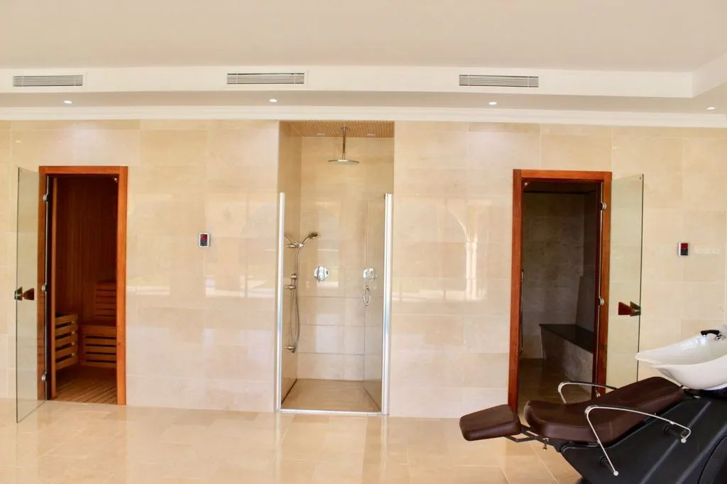 Bagni - Luxury Villa with Sea View in Benahavís