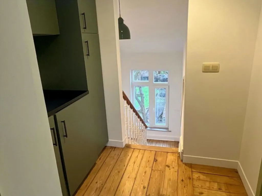Esik - Duplex with Balcony in Saint Gilles