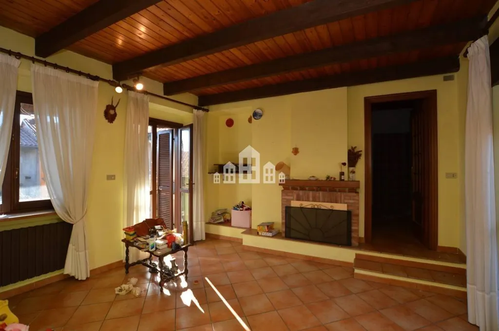 Séjour - Historic Building with Central Location in Rivara
