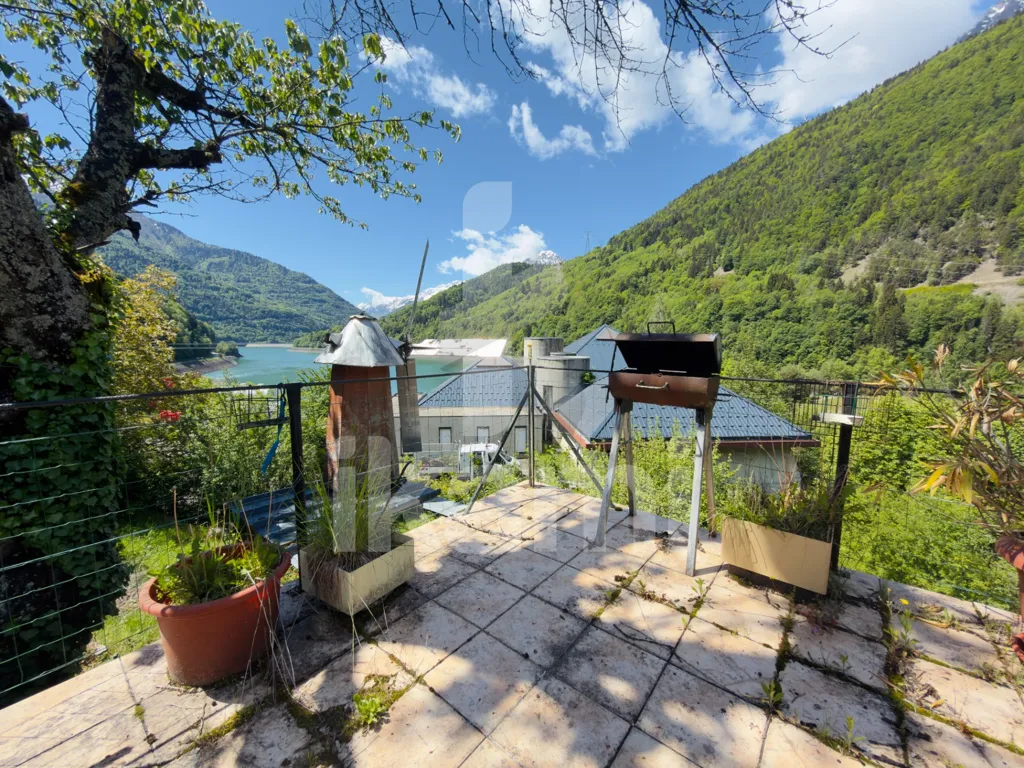 Terrasse - Maison à Vaujany avec Jardin et Proximité Eau d'Olle