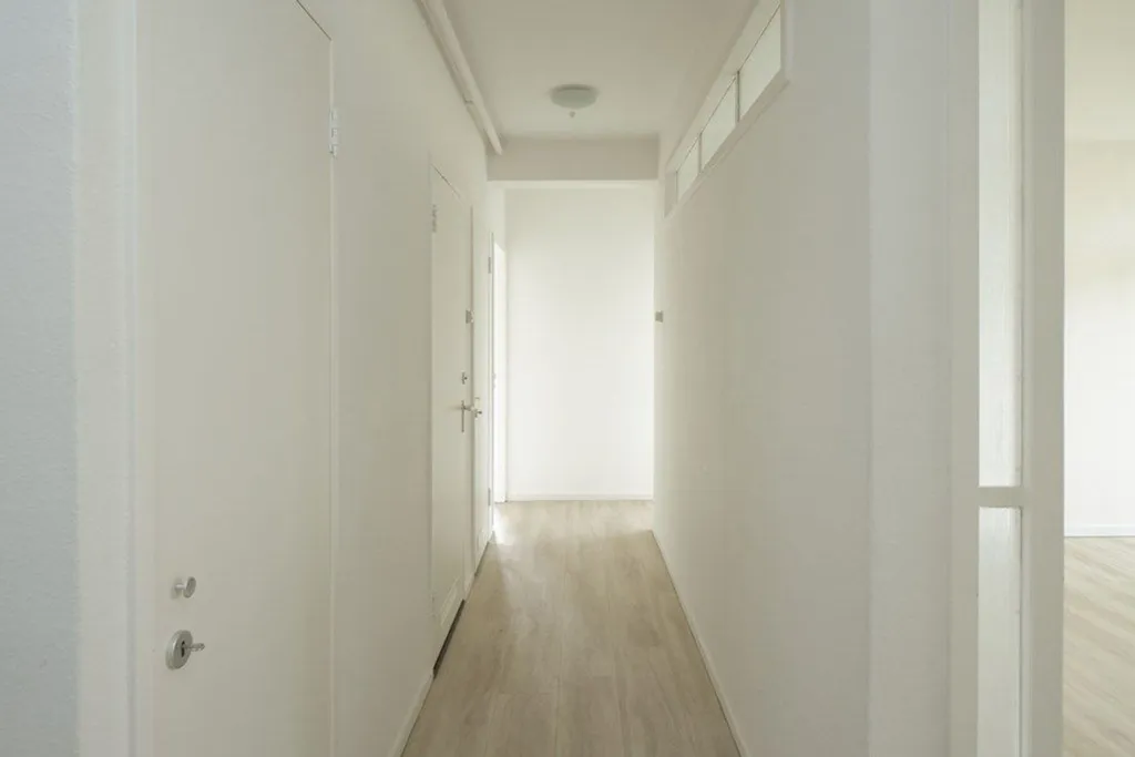 hallway_entrance