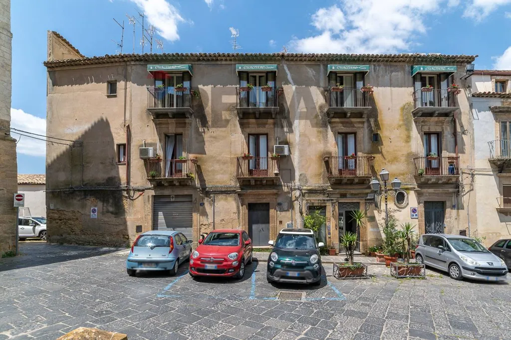 Välivaade - Operational Hotel in Caltagirone Centre