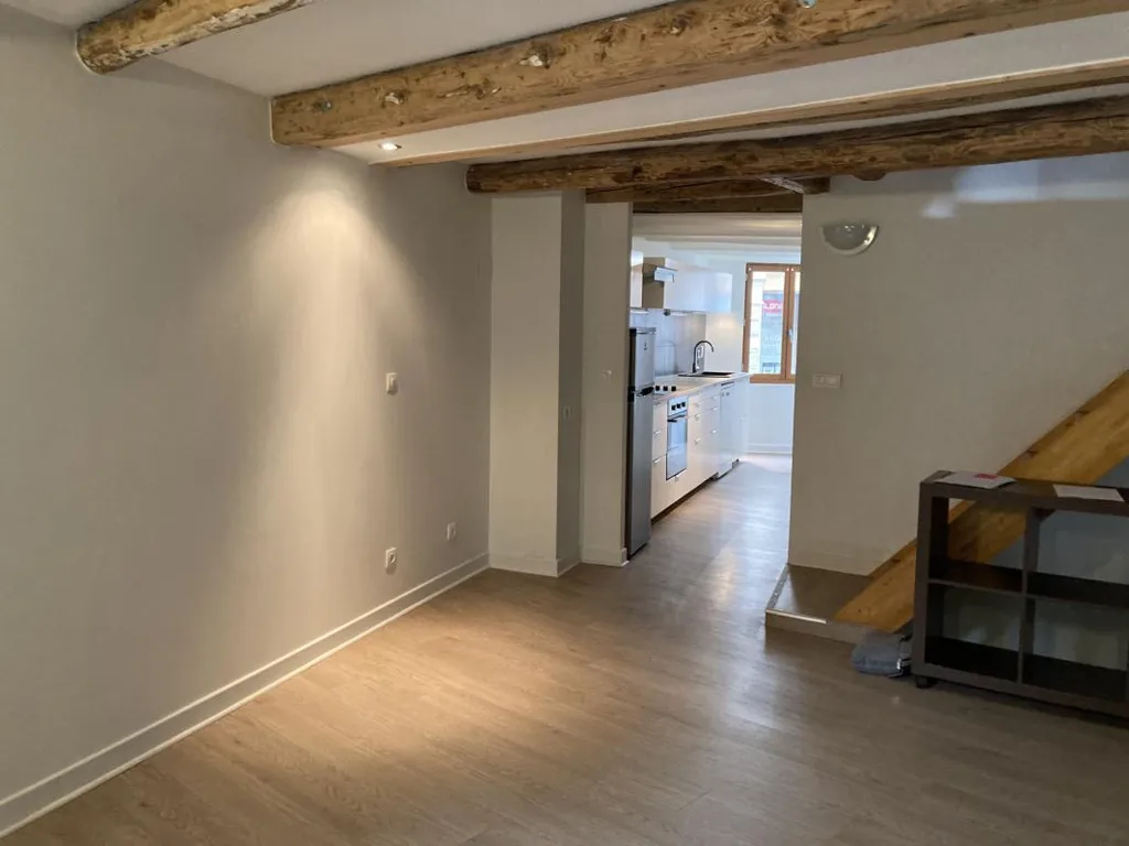 Séjour - Maison de Bourg Rénovée en Triplex au Puy-en-Velay