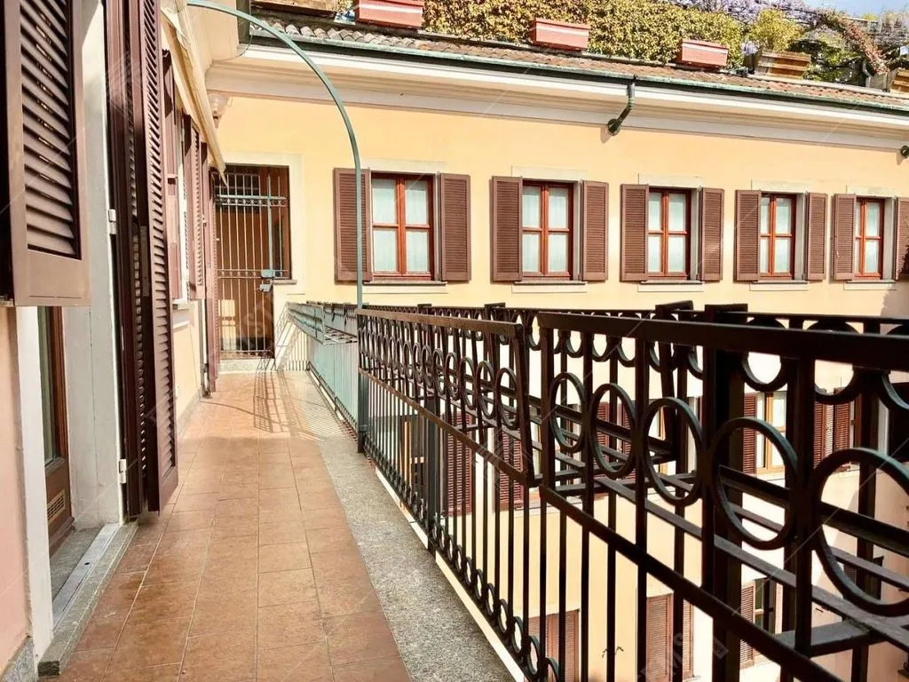 Rõdu - Luxury Flat with Four Exposures in Milan