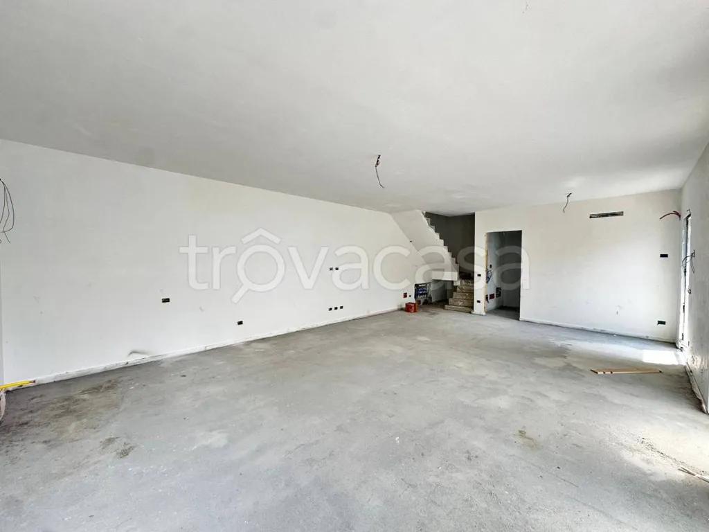 Garaaž - Fully Renovated Villa with Private Garden in Cameri
