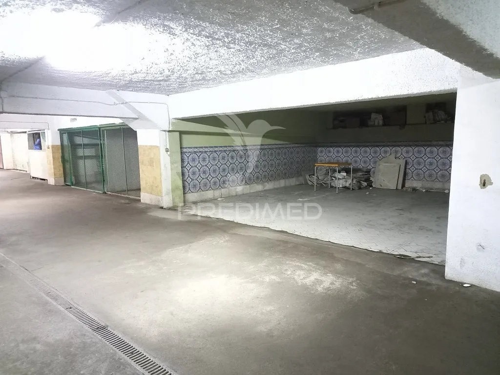 Garage - Restored Duplex with Sea View in Costa da Caparica