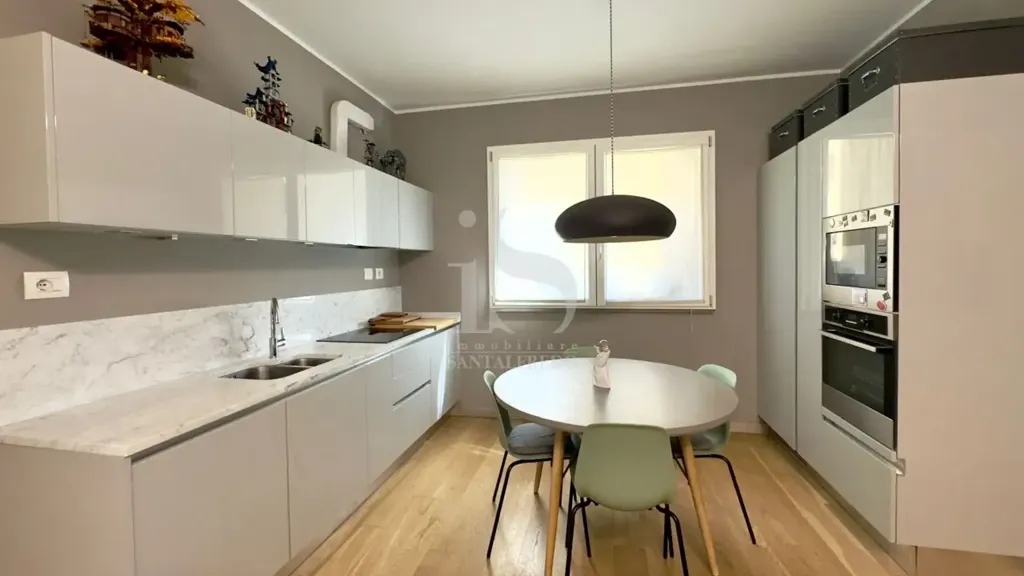 Cuisine - Modern Trilocale with Terrace in Milan