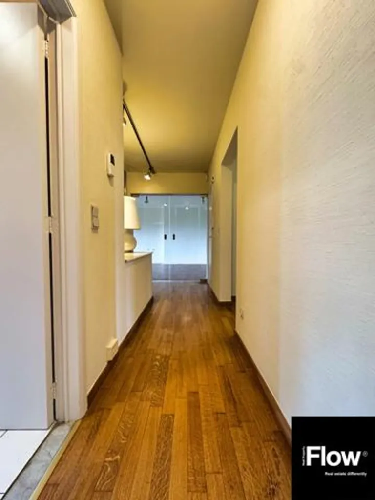 3 magamistoaga korter asukohas Molenbeek-Saint-Jean