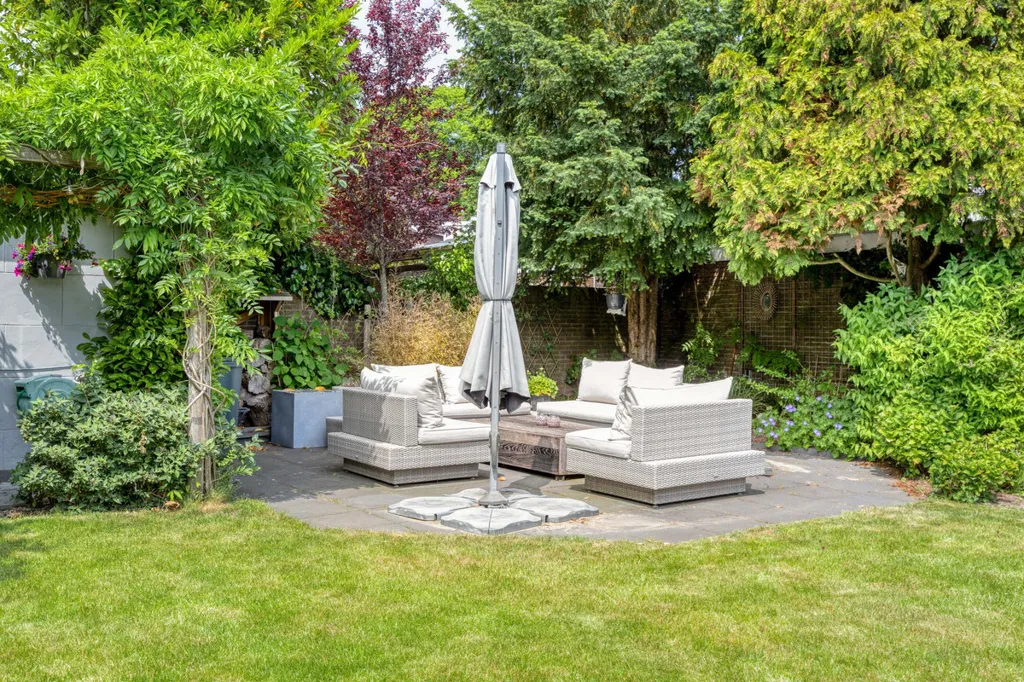 Aed - Luxury Villa with Garden in Beverwijk