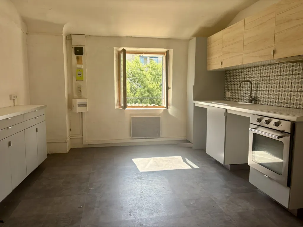 Köök - Charming 4-Piece Apartment in Avignon Centre
