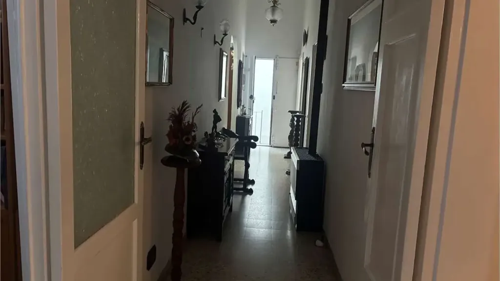 Entrée - Apartment with Balcony in Livorno Centre
