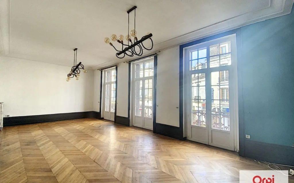 Séjour - Appartement T2 avec Balcon au Centre Ville de Montluçon