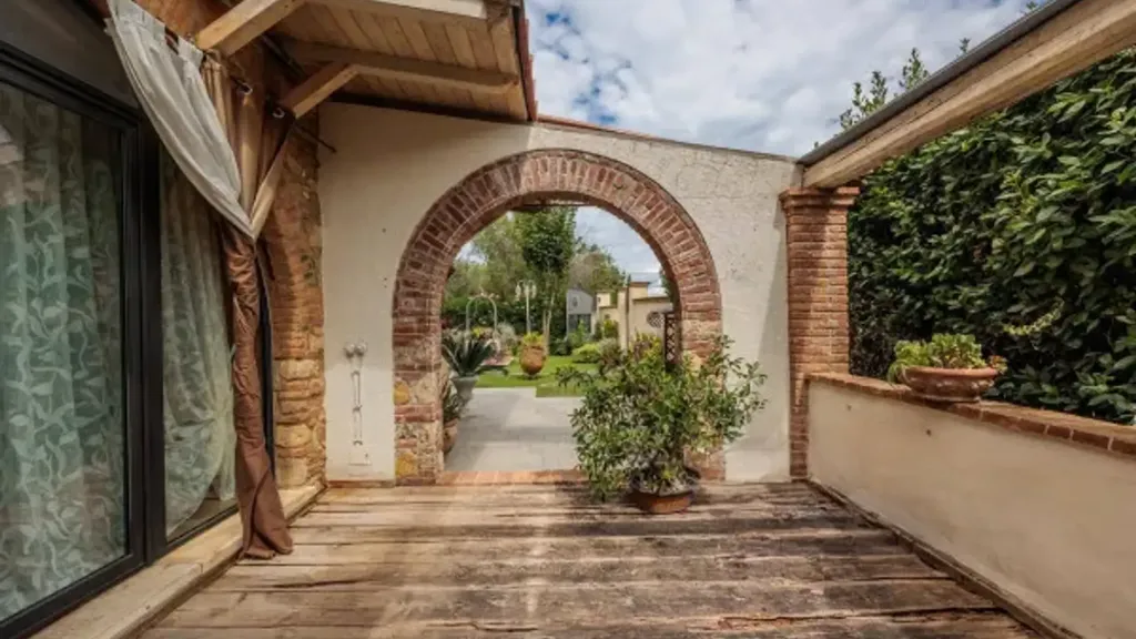 Terrass - Rustic Villa with Solar Panels in Rosignano Marittimo