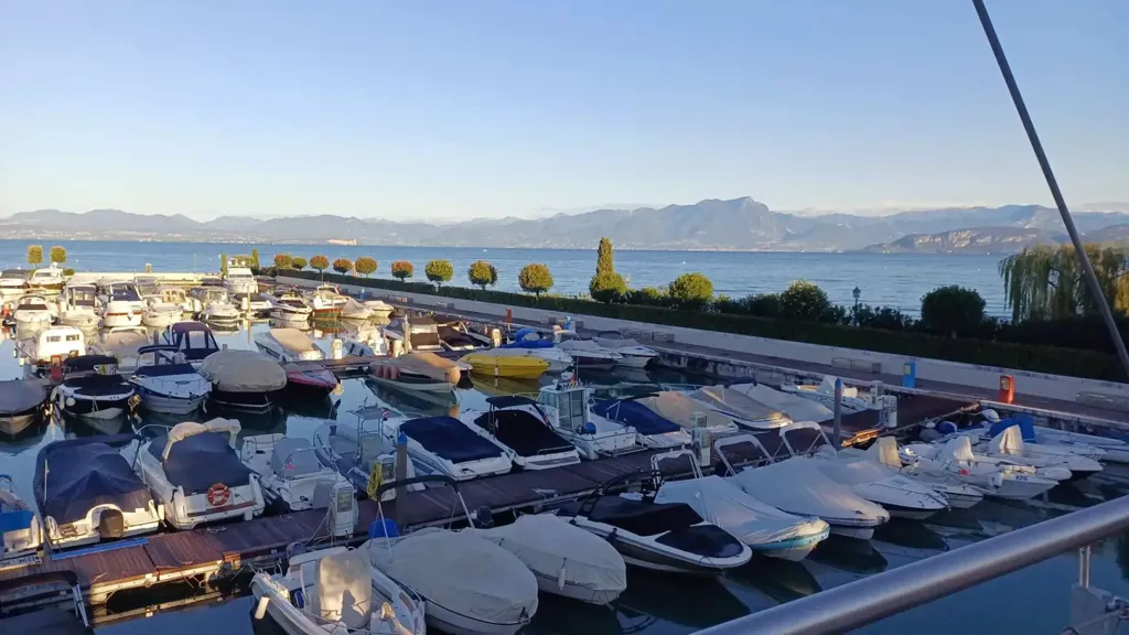 Apartment with Pool in Lazise