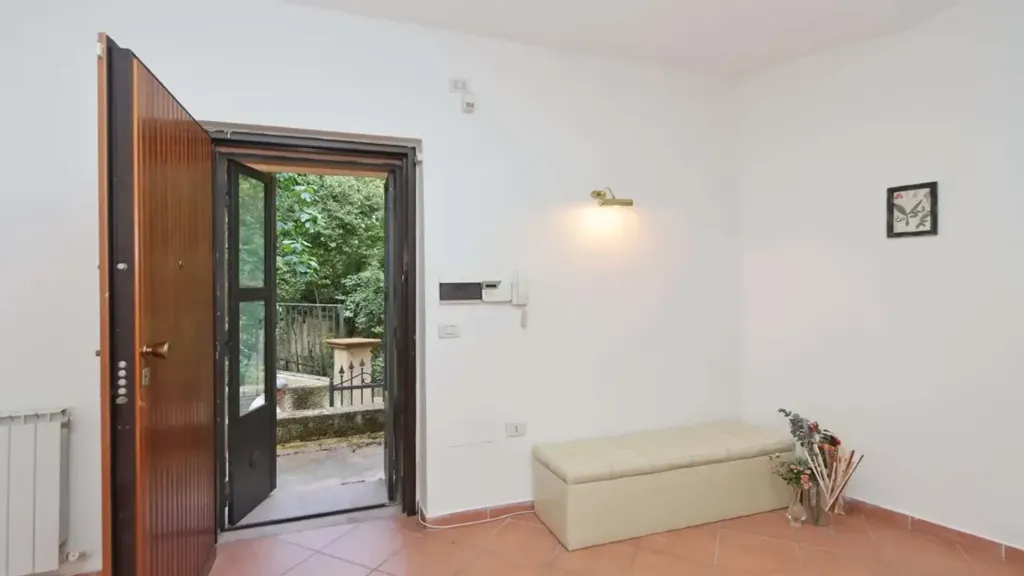 Esik - Trilocale with Garden in Perugia