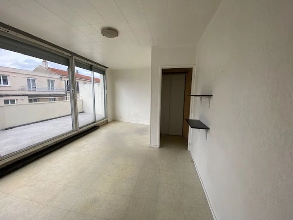 Toad - 1-Bedroom Apartment with Terrace in Clermont-Ferrand