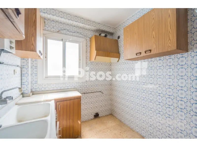 Cuisine - Apartment with Balcony in Xirivella