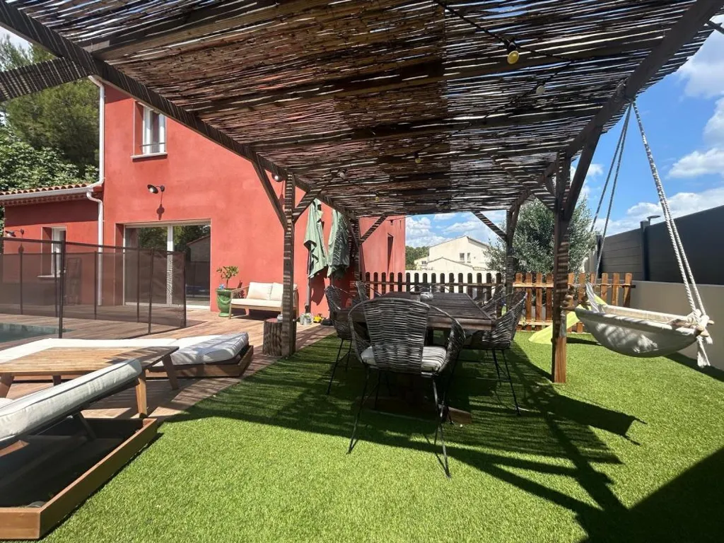 Terrace - Mediterranean Villa with Pool in Bouzigues
