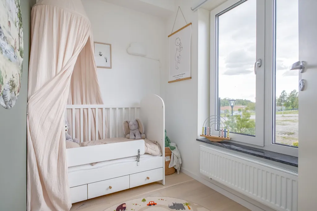 Bedrooms - Modern Flat with Balcony in Källtorp, Västerås