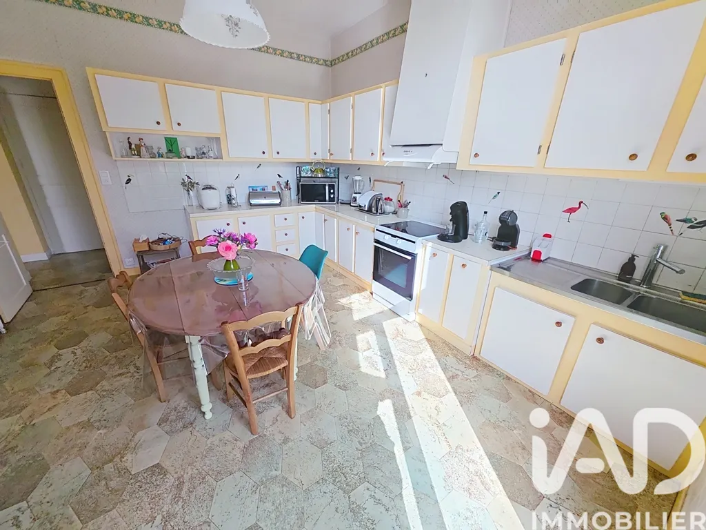 Kitchen - Stone House with River View in Javerlhac
