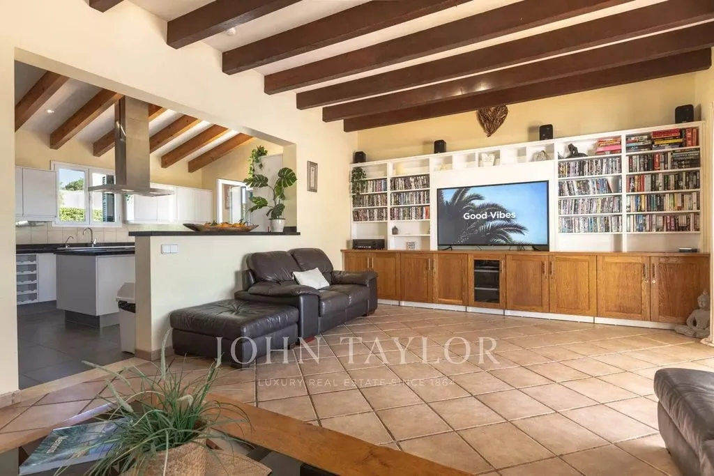 Séjour - Luxury Villa with Private Pool in Binibèquer Vell