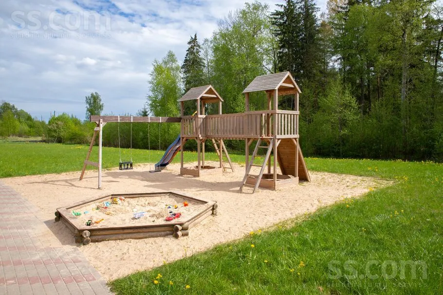 Aed - Mansard Flat with Forest View in Brocēni