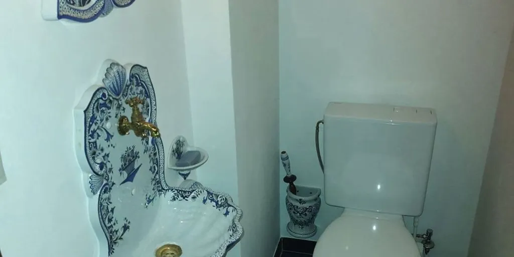Bathrooms - Country Villa with Terrace and Garden